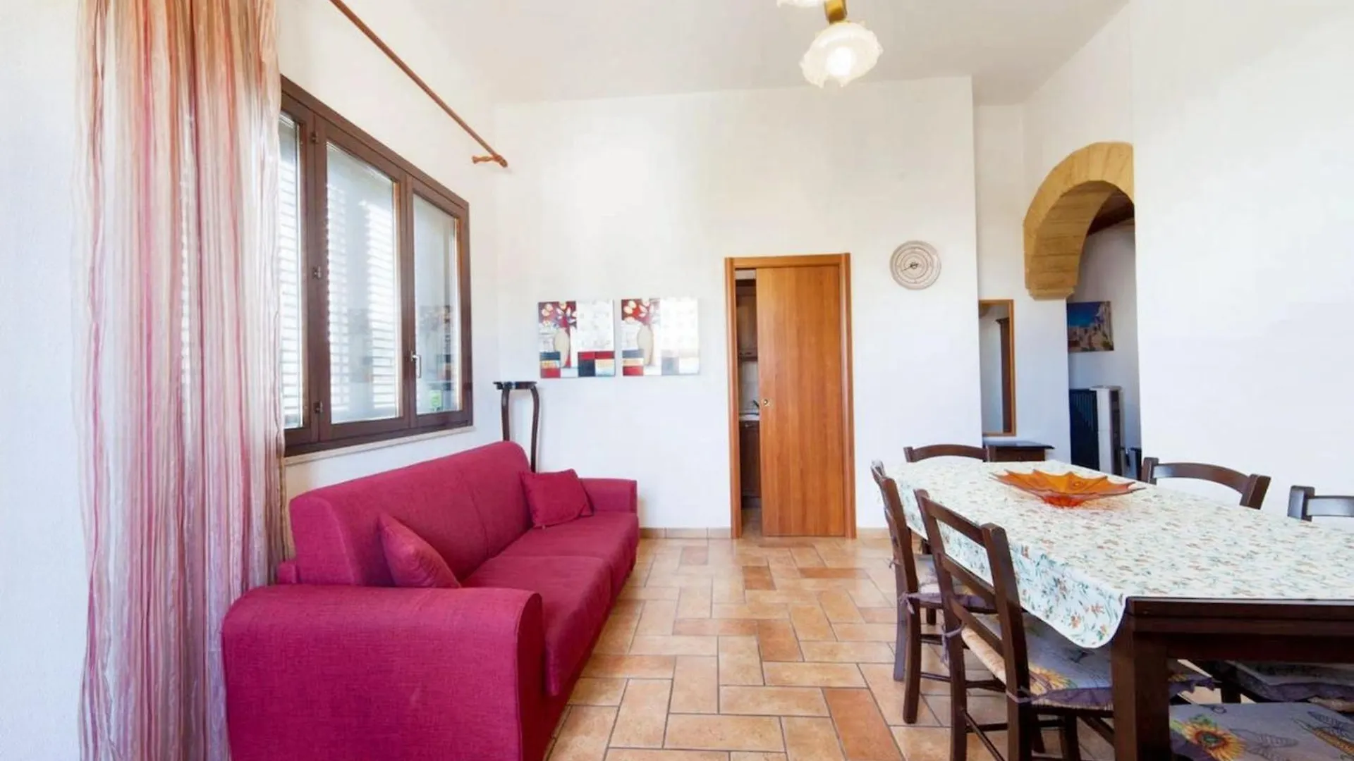 Charming Rilievo Poolside Apartment