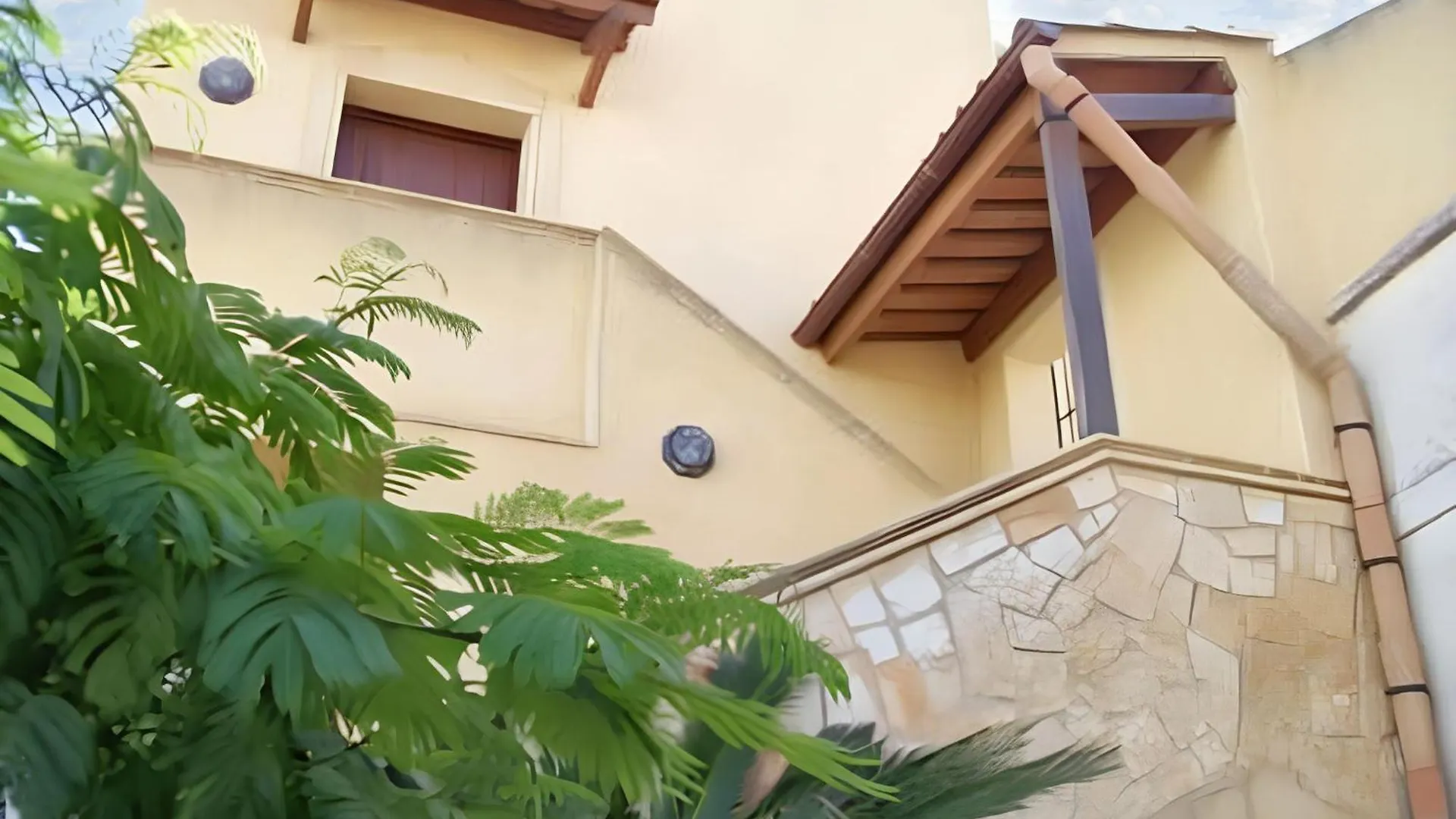 Charming Apartment In Rilievo With Shared Pool!